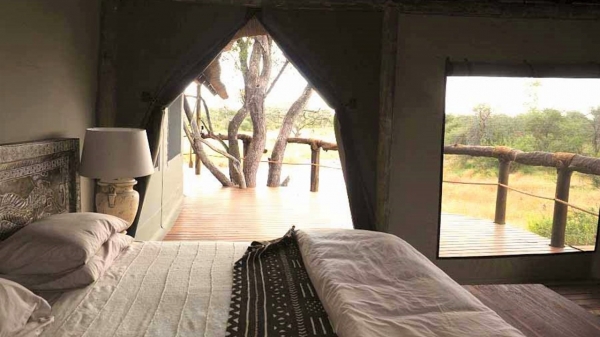Omogolo Bush Lodge Okavango Delta