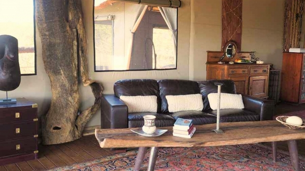 Omogolo Bush Lodge Okavango Delta