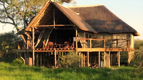 Omogolo Bush Lodge Okavango Delta