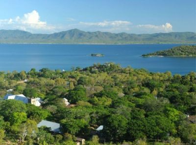 Likoma_Iland_Malawi_see_(2).jpg