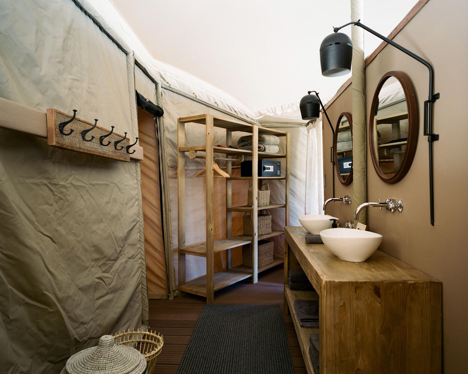 hoanib valley Camp bathroom dressing area