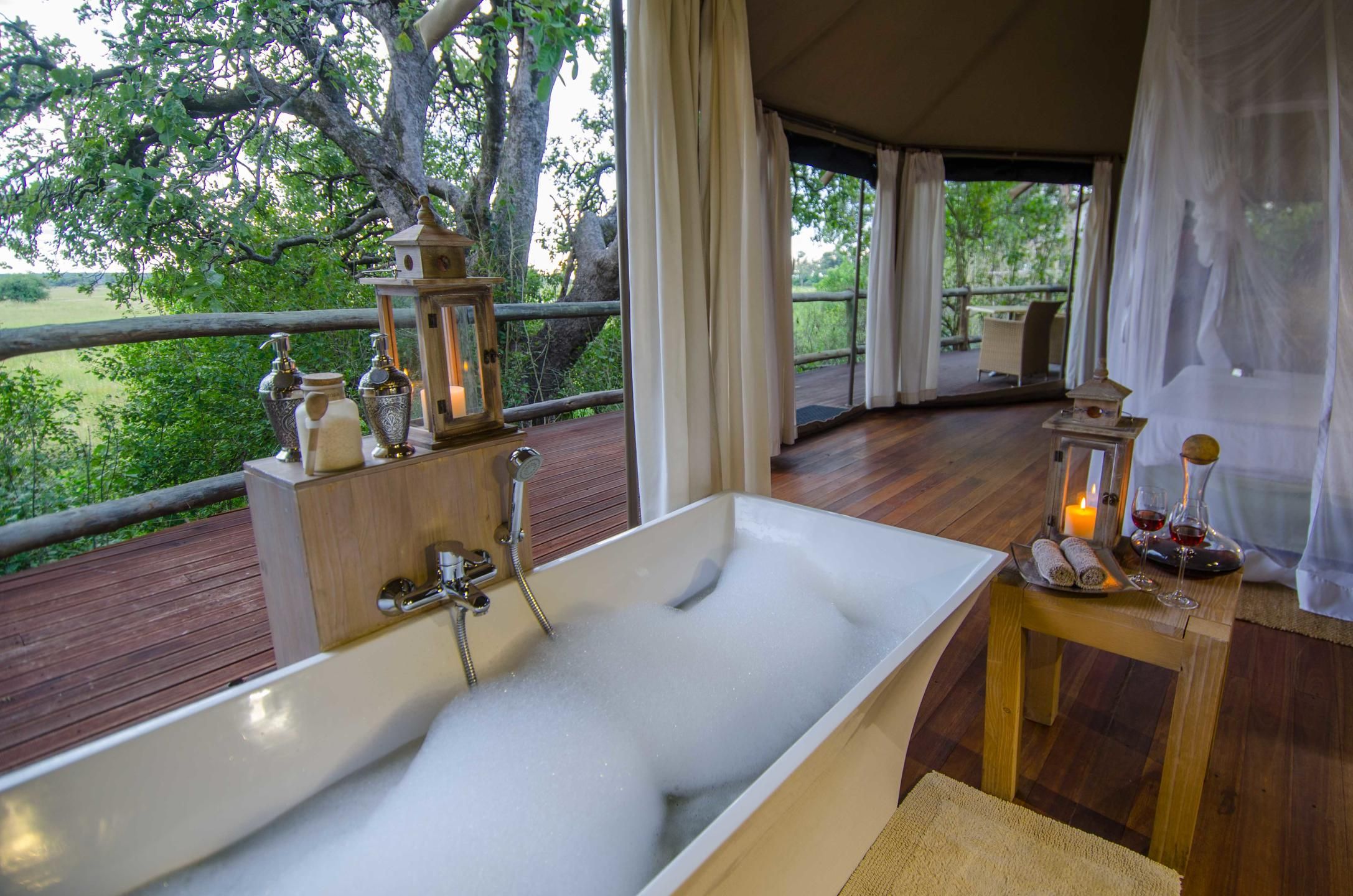 Privates Badezimmer in der Nambwa Tented Lodge