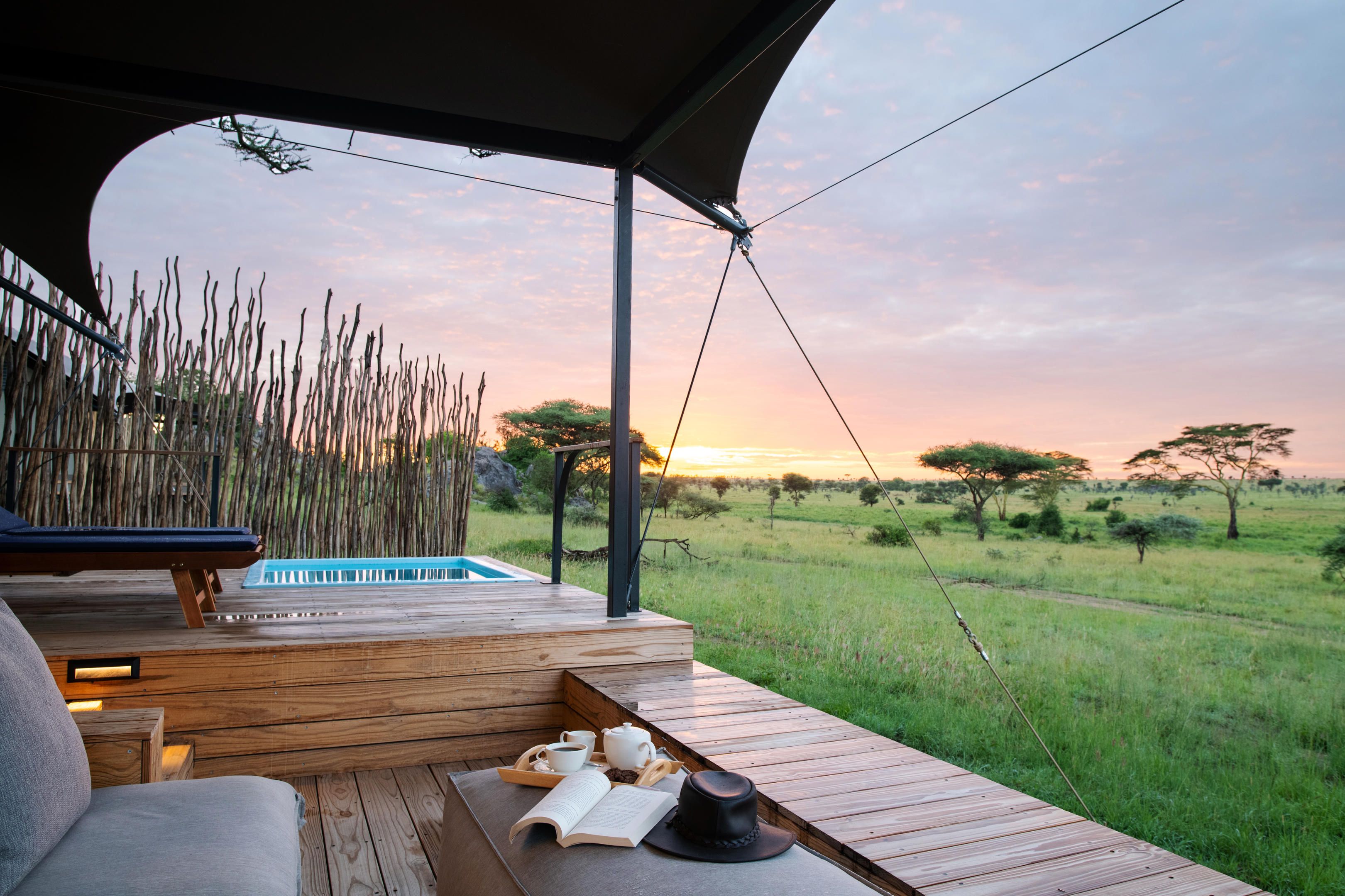 Tansania-Lamala_Nanyukie_Camp-Sunsets_from_your_private_plunge_pool.jpg