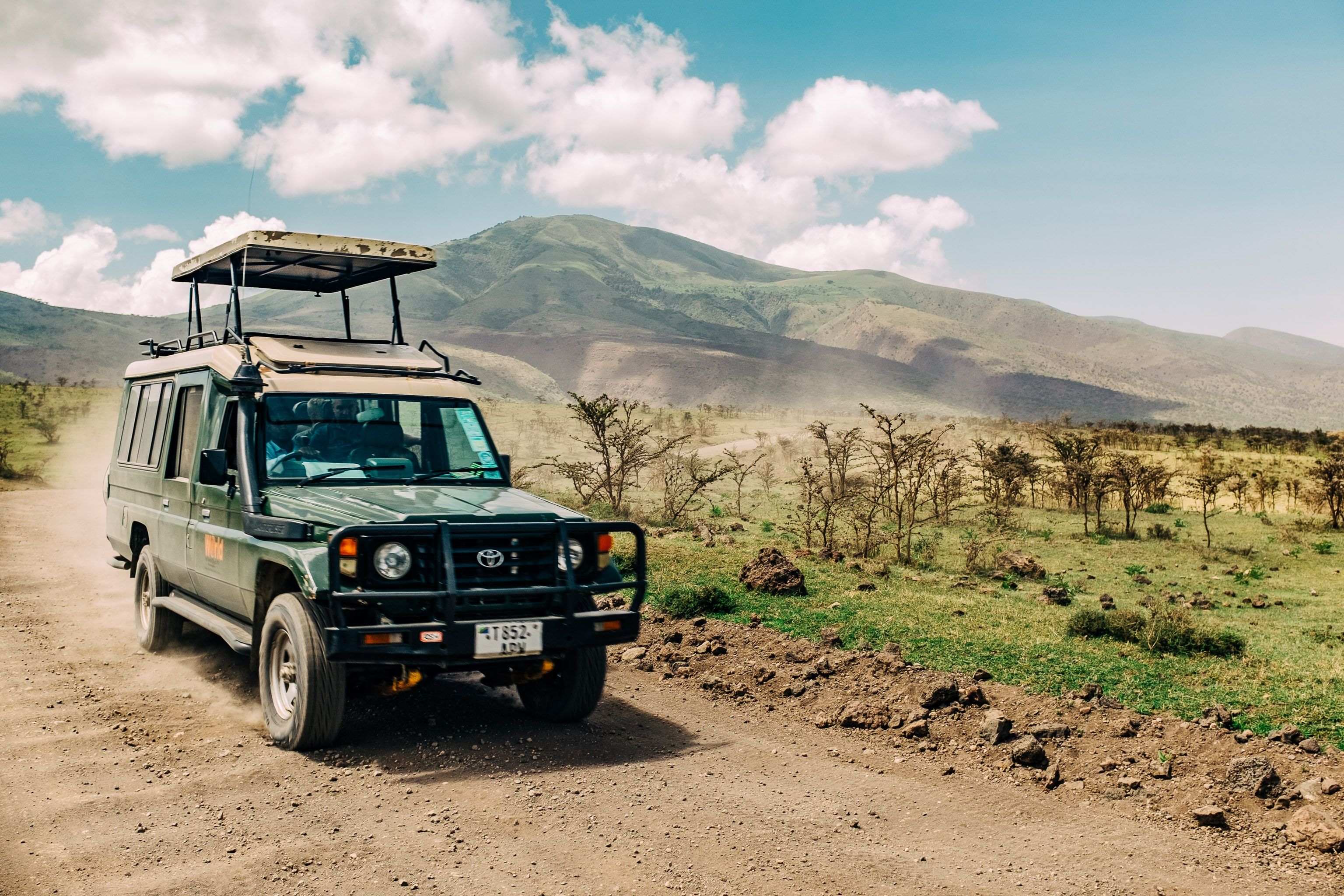 Ein Jeep in Tansania